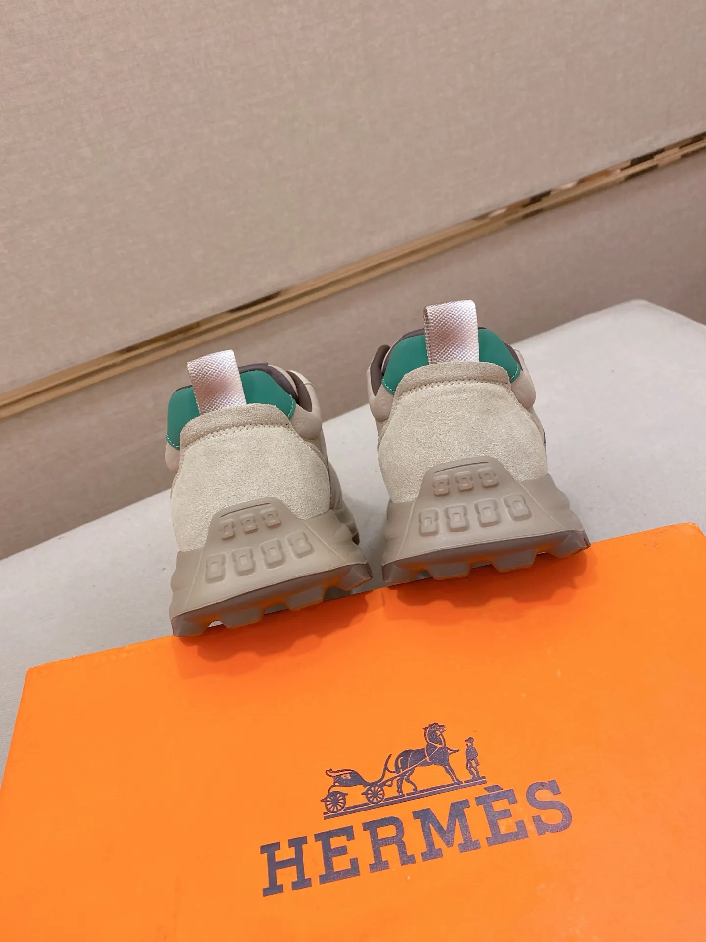 Men's clothing and shoes💰: 440💰《HERMES》【Classic Original Version】Hermès; Top 🔝 Purchasing Agency 🔍🔍Latest 🇺🇸Sold simultaneously at counters, original imported from Italy ▲▲ suede cowhide Equipped with breathable mesh ▲▲Exquisite workmanship (breathable mesh imported from Italy) sole: original sole provided by the original factory, ⚠️exclusive double-layer activity·TPR·rubber·combined molded outsole; Code number: 38-44